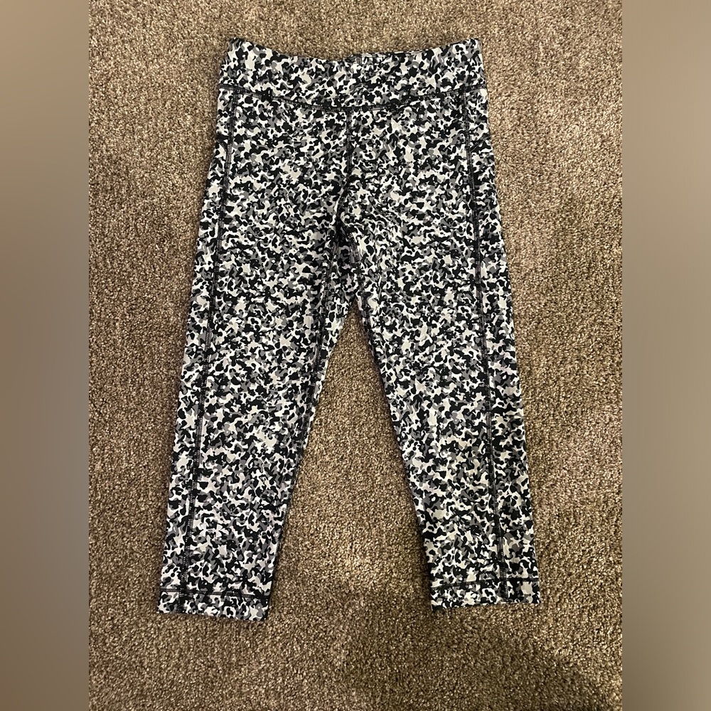 Under Armour Camo Capri Tights